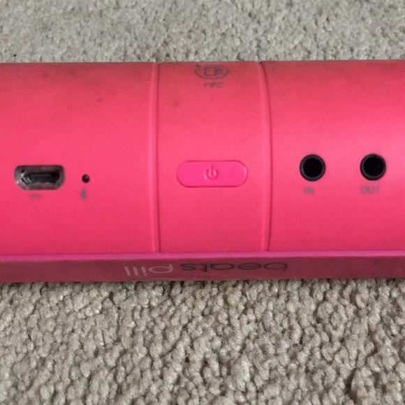 BRIGHT PINK BEATS PILL!! - Picture 3 of 5